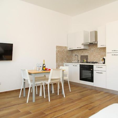 Апартаменты Viriamo House Roma Ачилия Экстерьер фото