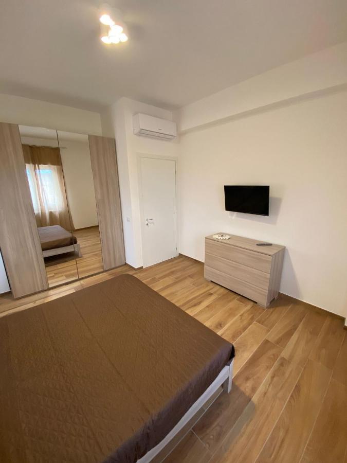 Апартаменты Viriamo House Roma Ачилия Экстерьер фото