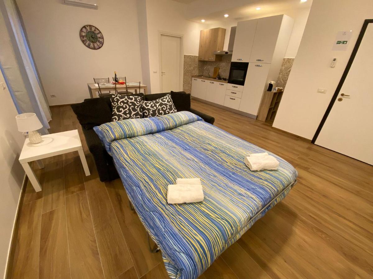 Апартаменты Viriamo House Roma Ачилия Экстерьер фото